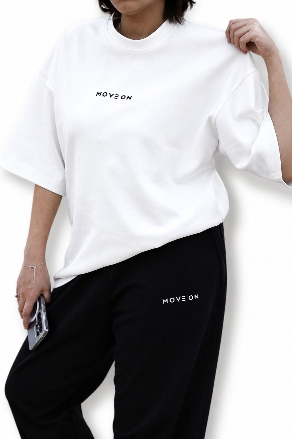 MOVE ON Core Tee_white